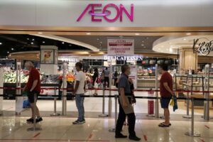 Japanese Supermarket Chain Aeon Implements AI to Evaluate Employee Smiles